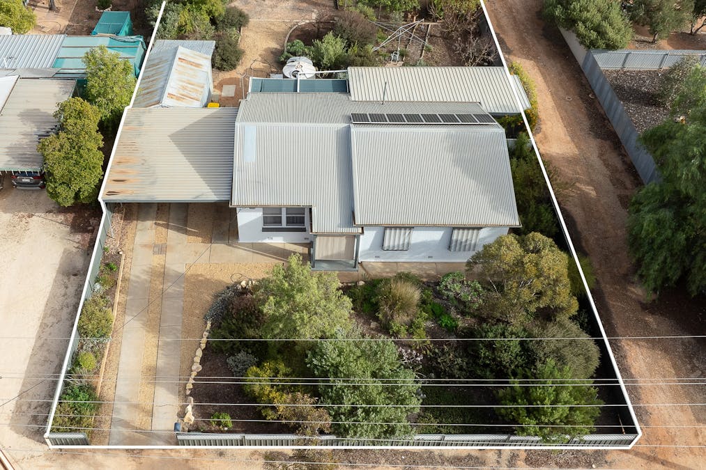 26 Geraldton Street, Loxton, SA, 5333 - Image 12