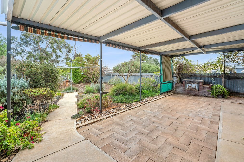 26 Geraldton Street, Loxton, SA, 5333 - Image 10