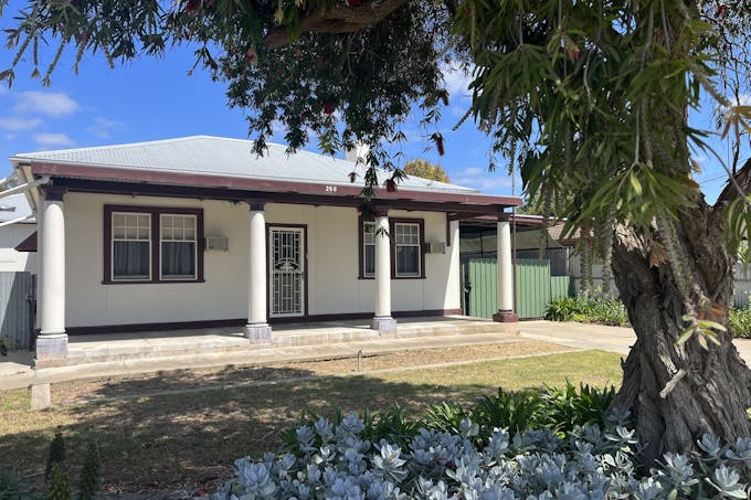 266 Smith Street, Naracoorte, SA, 5271 - Image 1
