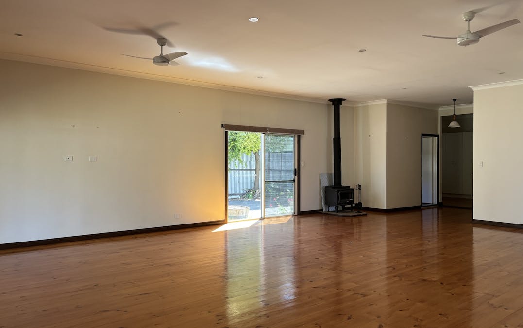 266 Smith Street, Naracoorte, SA, 5271 - Image 9
