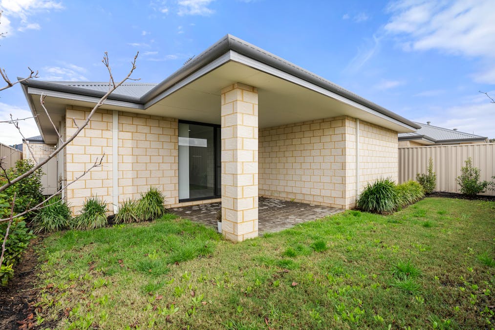 13 Benderson Road, Champion Lakes, WA, 6111 - Image 12