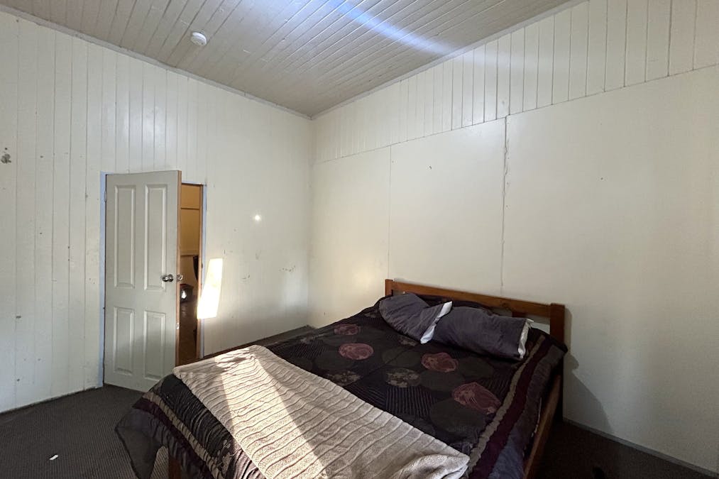 86 Grey Street, St George, QLD, 4487 - Image 5