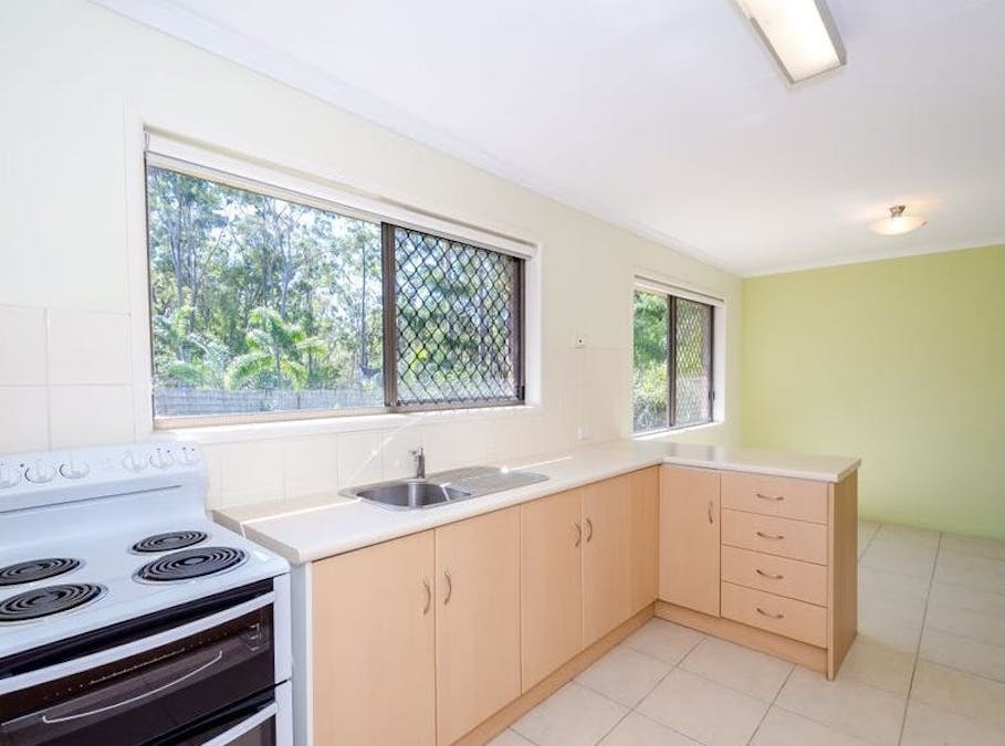 2/2 Apollo Drive, Clinton, QLD, 4680 - Image 4
