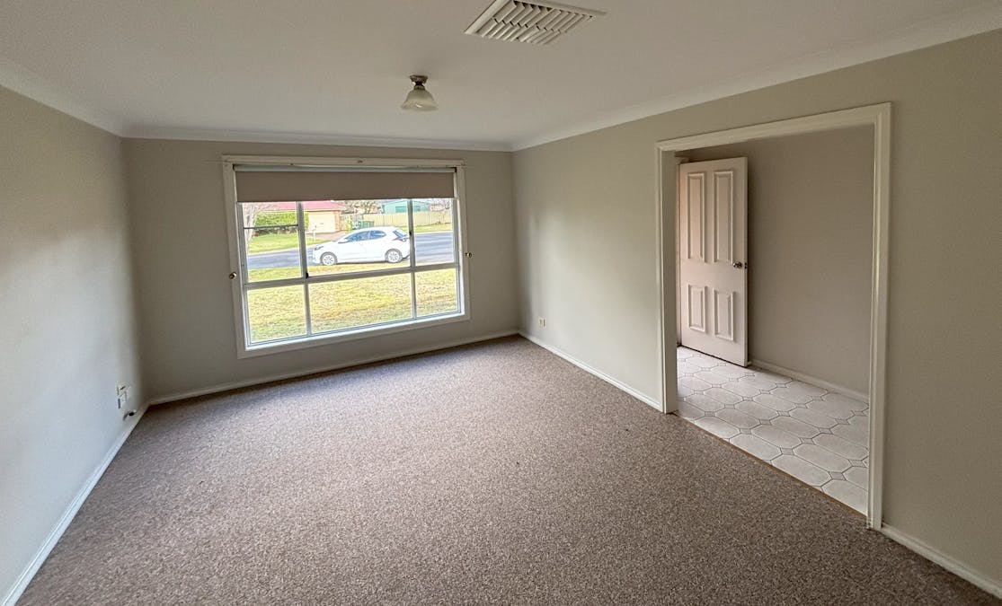 13 Wren Place, Dubbo, NSW, 2830 - Image 2