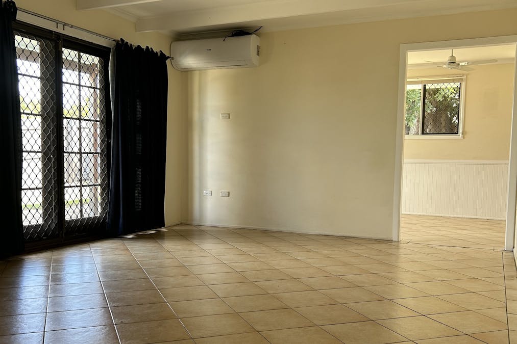 22 Cockatoo Drive, New Auckland, QLD, 4680 - Image 4