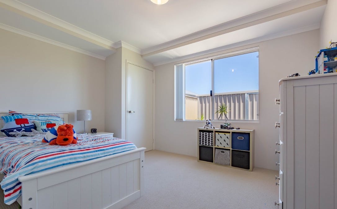 10 Broughton Way, Millbridge, WA, 6232 - Image 11