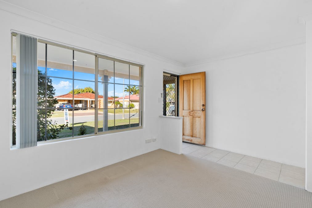 6 Maroon Place, Warnbro, WA, 6169 - Image 2