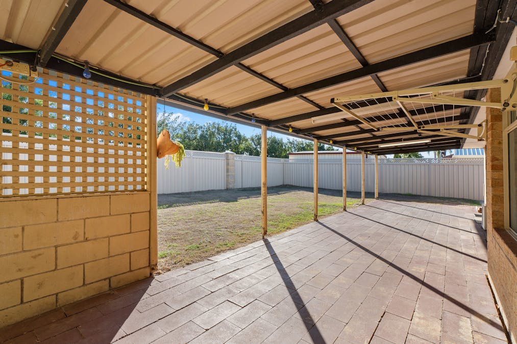 6 Maroon Place, Warnbro, WA, 6169 - Image 14