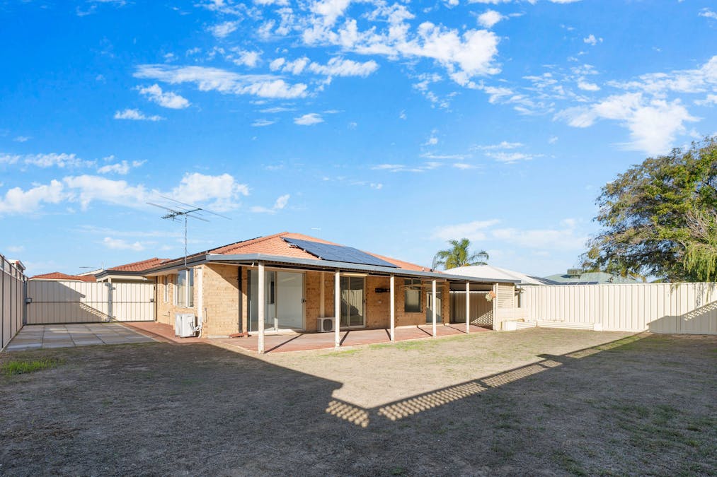 6 Maroon Place, Warnbro, WA, 6169 - Image 17