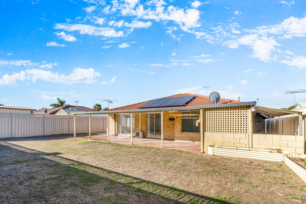 6 Maroon Place, Warnbro, WA, 6169 - Image 16