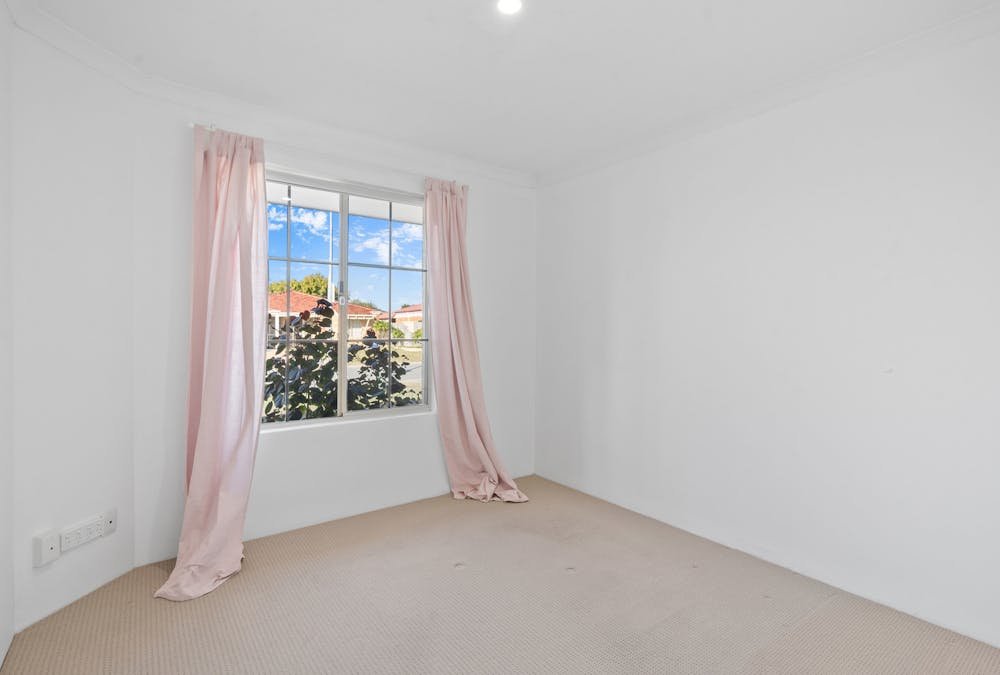 6 Maroon Place, Warnbro, WA, 6169 - Image 9