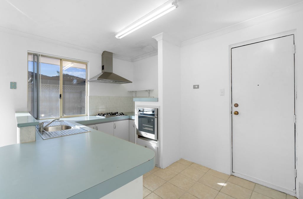 6 Maroon Place, Warnbro, WA, 6169 - Image 5