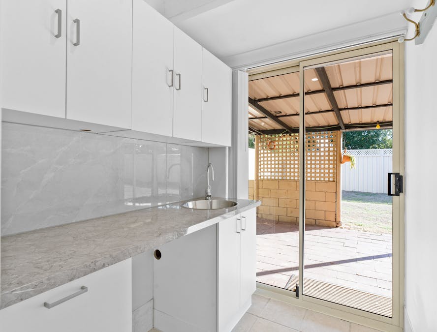 6 Maroon Place, Warnbro, WA, 6169 - Image 13