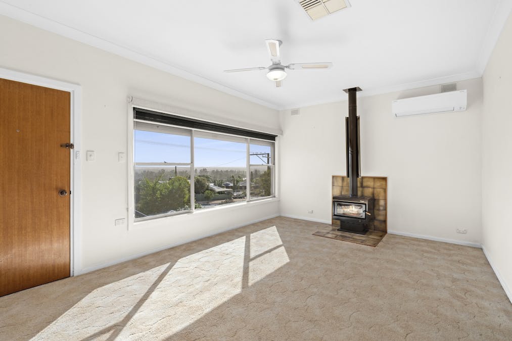 65 Drabsch Street, Loxton, SA, 5333 - Image 4