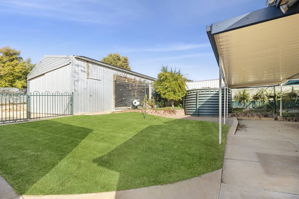 65 Drabsch Street, Loxton, SA, 5333 - Image 11