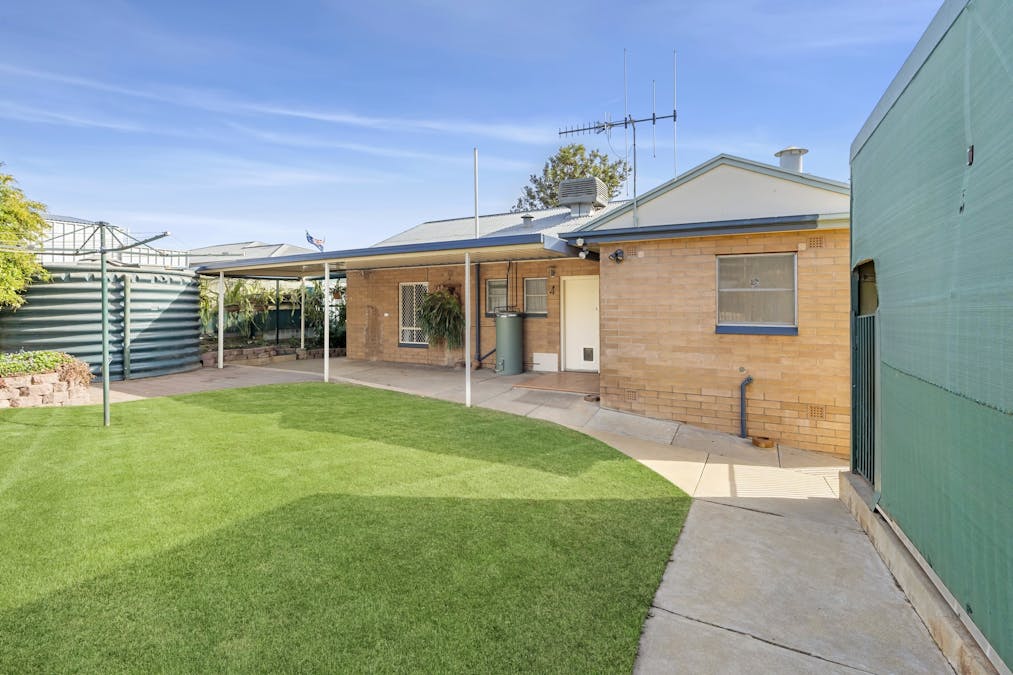 65 Drabsch Street, Loxton, SA, 5333 - Image 2