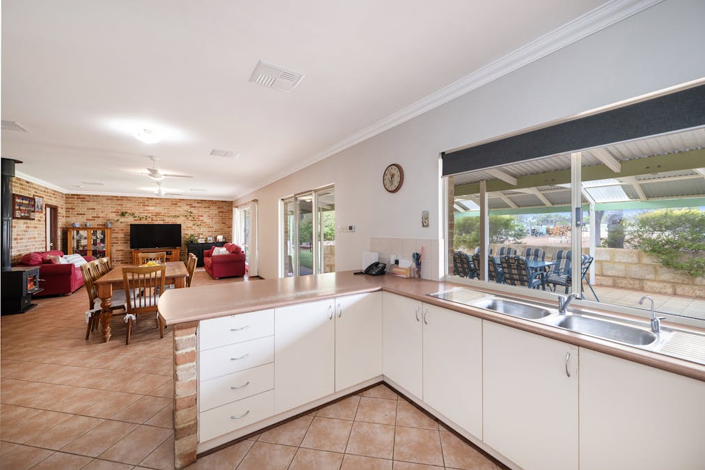 12 Forbes Street, York, WA, 6302 - Image 12
