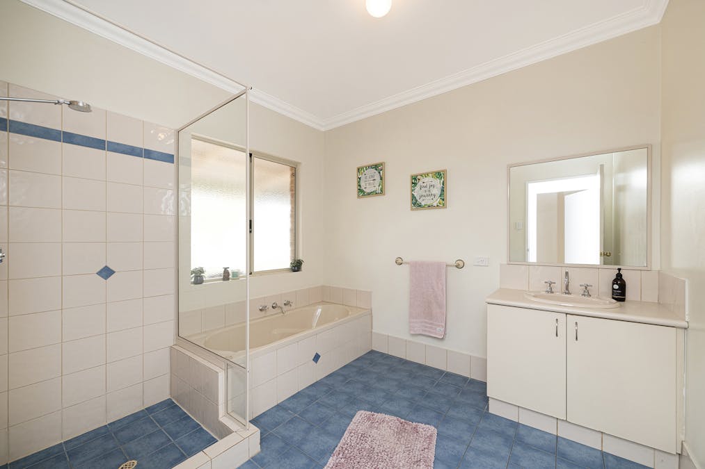 12 Forbes Street, York, WA, 6302 - Image 16