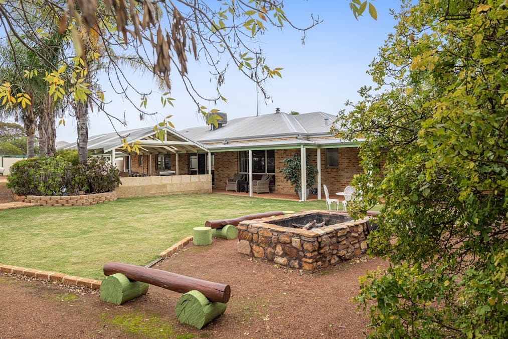 12 Forbes Street, York, WA, 6302 - Image 22