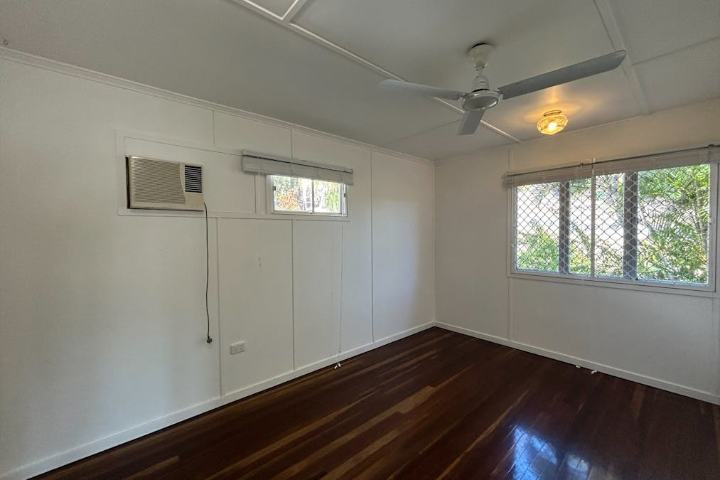 14 Elizabeth Street, South Gladstone, QLD, 4680 - Image 11