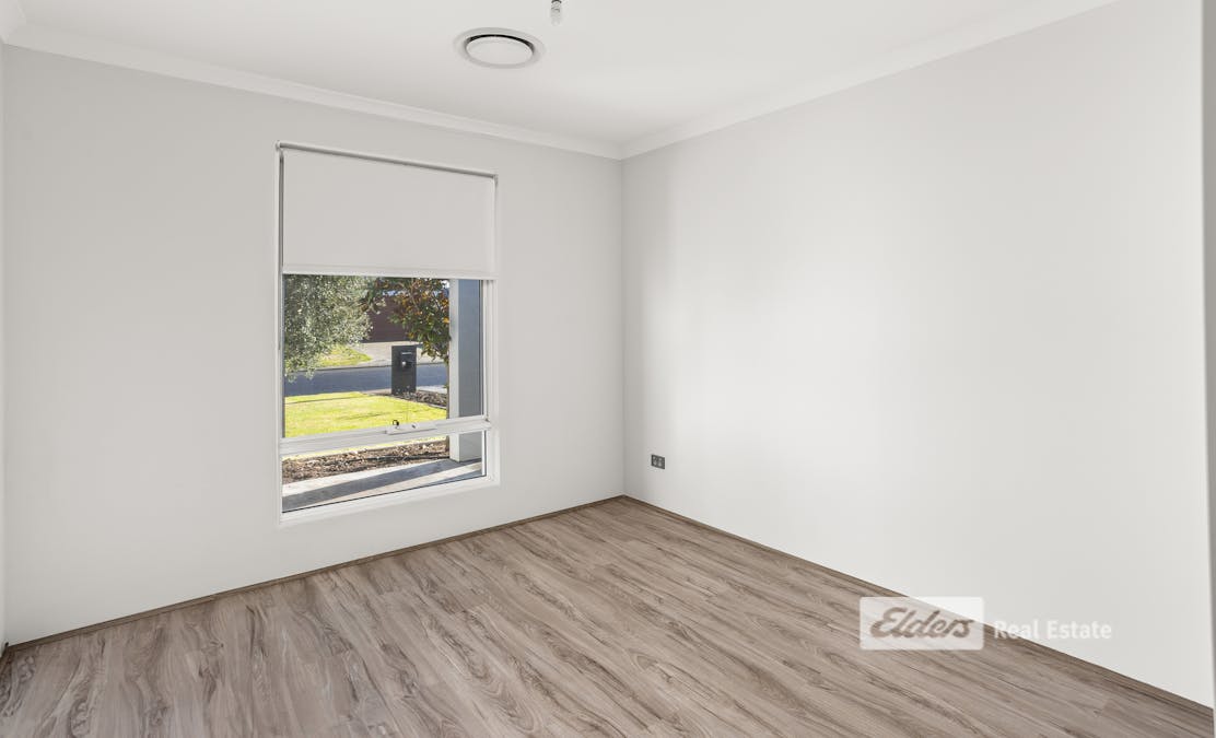 39 Waverley Road, Australind, WA, 6233 - Image 15