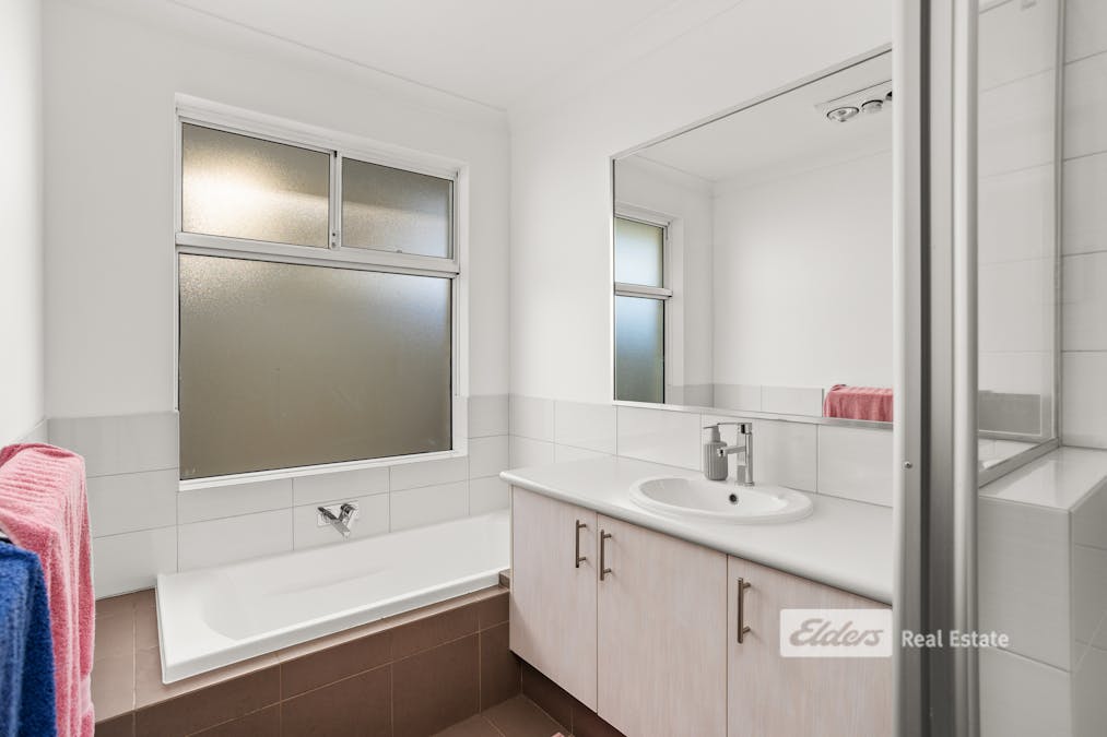39 Waverley Road, Australind, WA, 6233 - Image 17