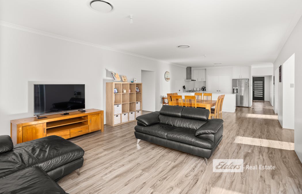 39 Waverley Road, Australind, WA, 6233 - Image 5
