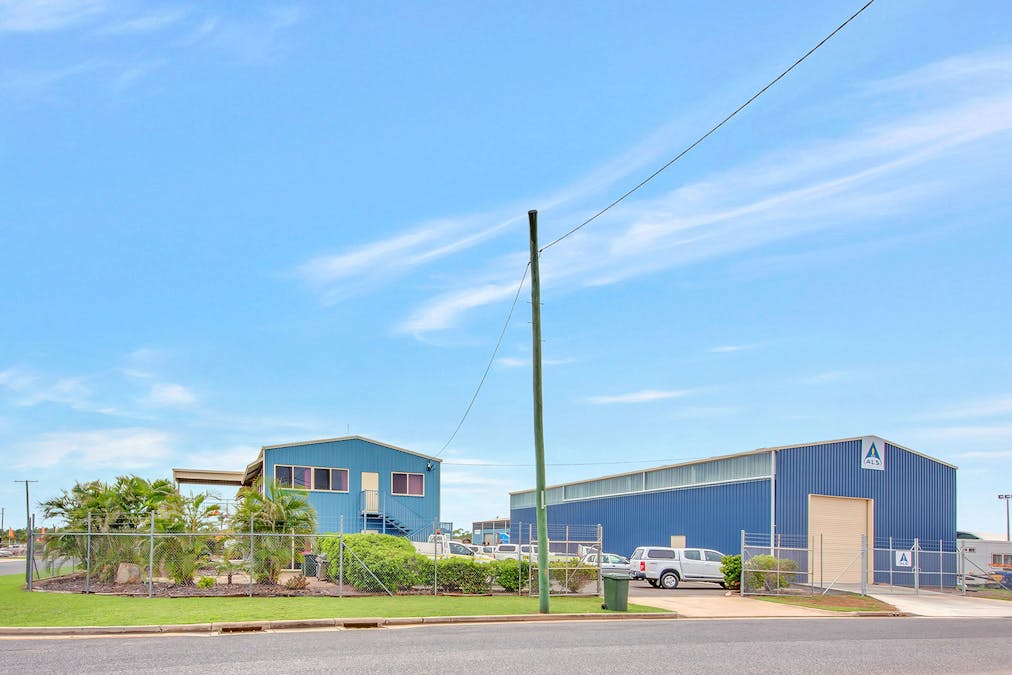 14 Garfield Street, Gladstone Central, QLD, 4680 - Image 2