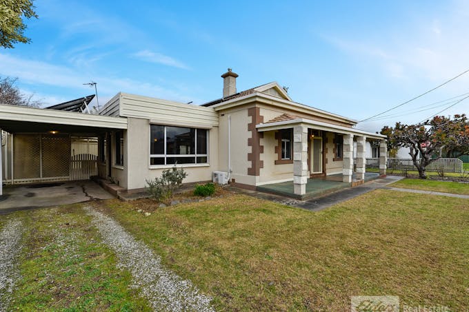 15  Stuckey Street, Millicent, SA, 5280 - Image 1