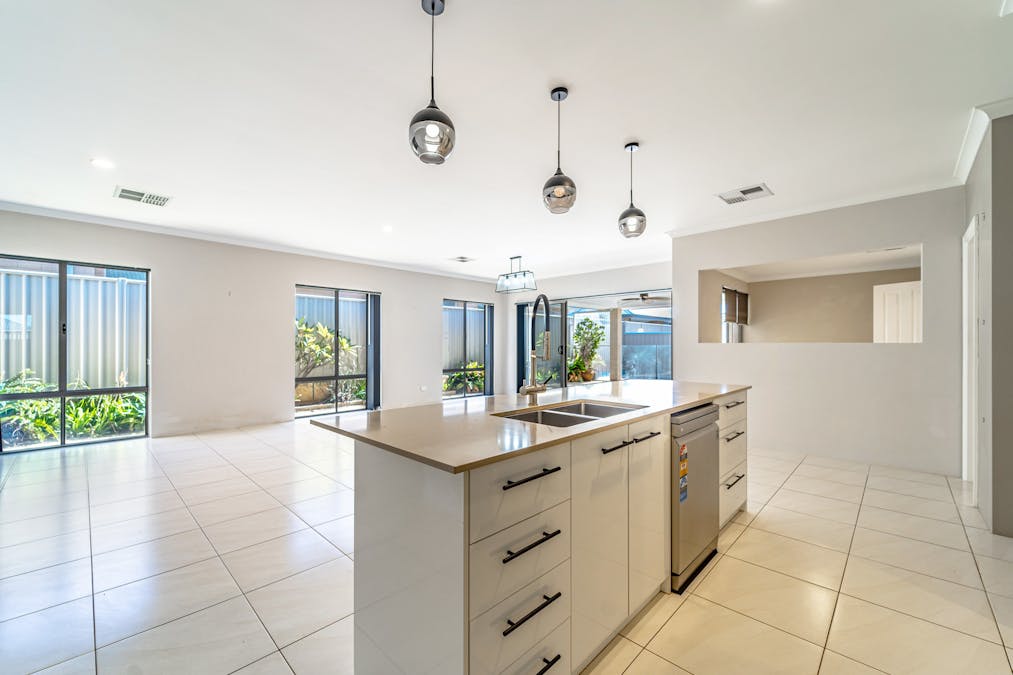 4 Arcoona Avenue, Golden Bay, WA, 6174 - Image 16