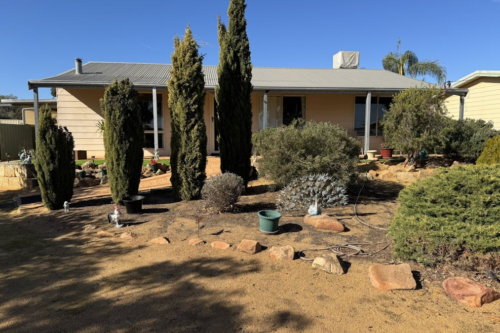 7 Ashton Street, Quairading, WA, 6383 - Image 2