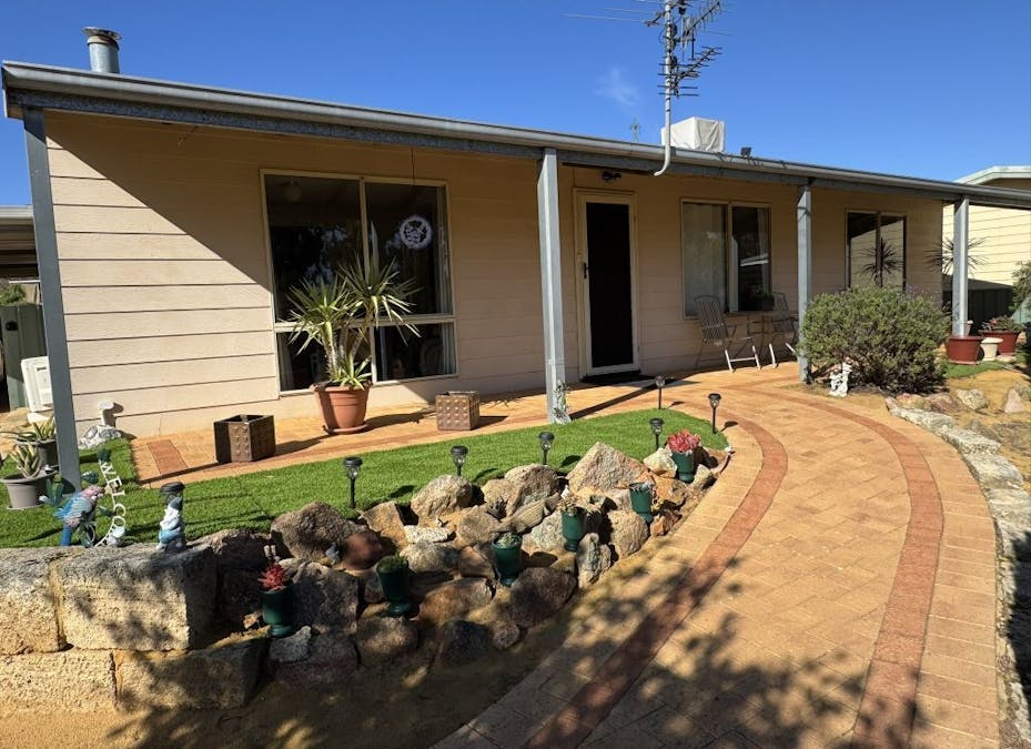 7 Ashton Street, Quairading, WA, 6383 - Image 12