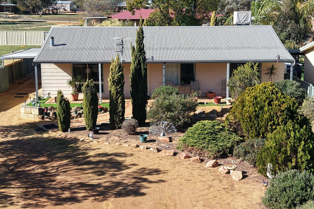 7 Ashton Street, Quairading, WA, 6383 - Image 1