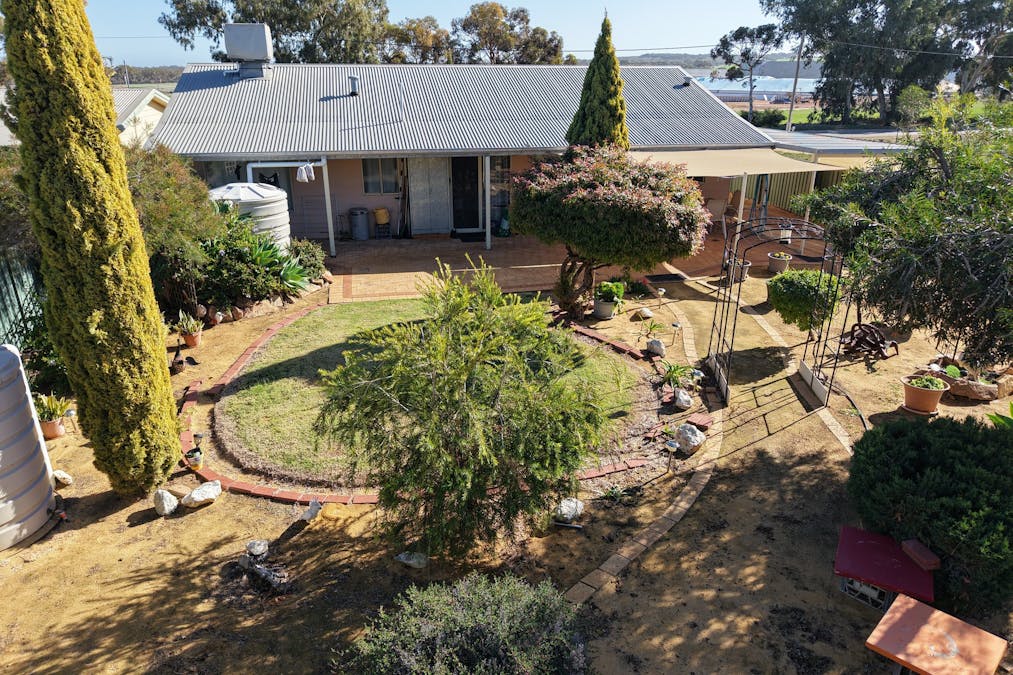 7 Ashton Street, Quairading, WA, 6383 - Image 28