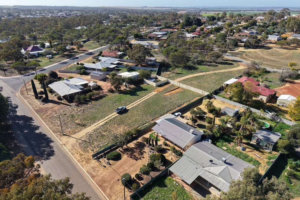 7 Ashton Street, Quairading, WA, 6383 - Image 24