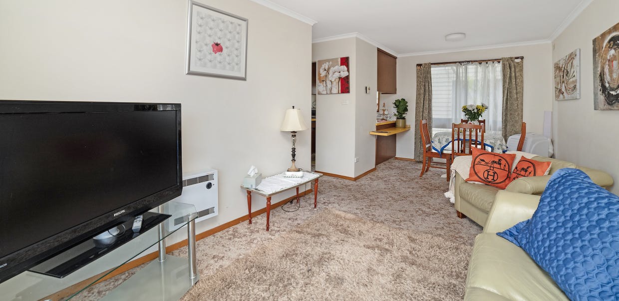 1/22 Brown Street, Hamilton, VIC, 3300 - Image 2