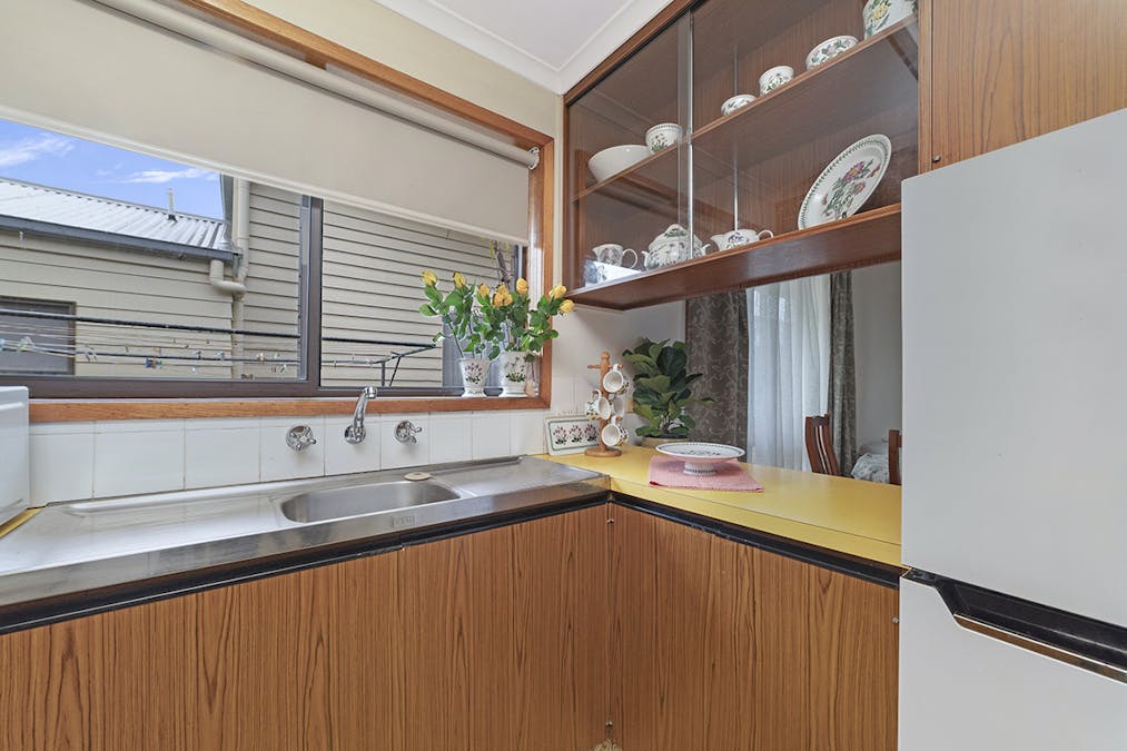 1/22 Brown Street, Hamilton, VIC, 3300 - Image 4