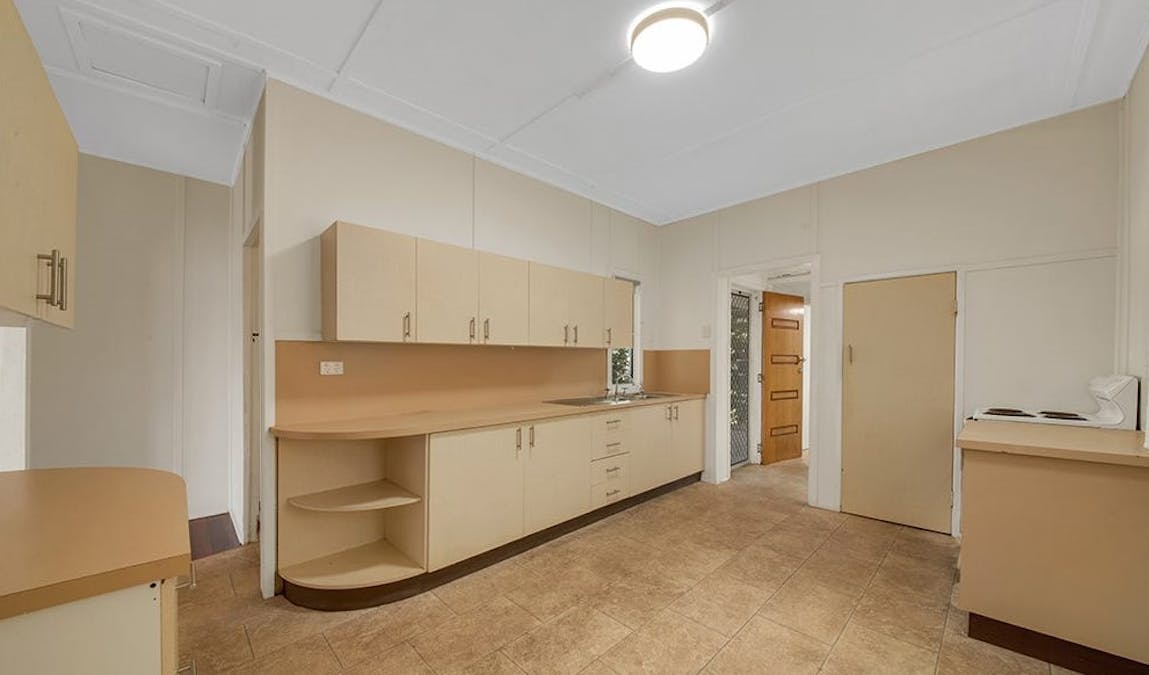 69 Toolooa Street, South Gladstone, QLD, 4680 - Image 3