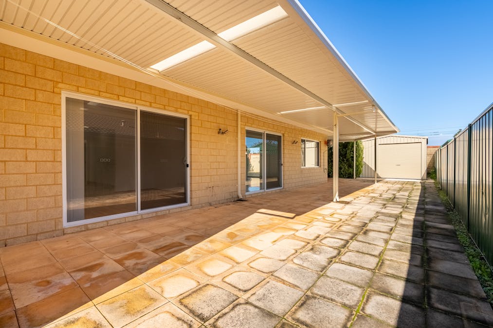 18 St Andrews Loop, Cooloongup, WA, 6168 - Image 17