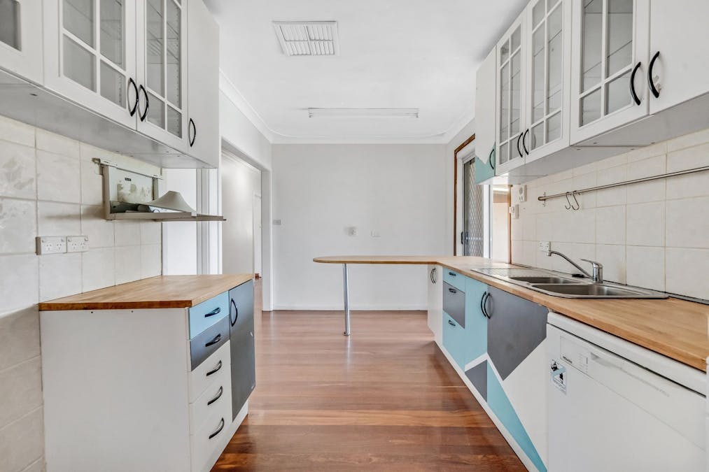 35 Latour Street, Australind, WA, 6233 - Image 13