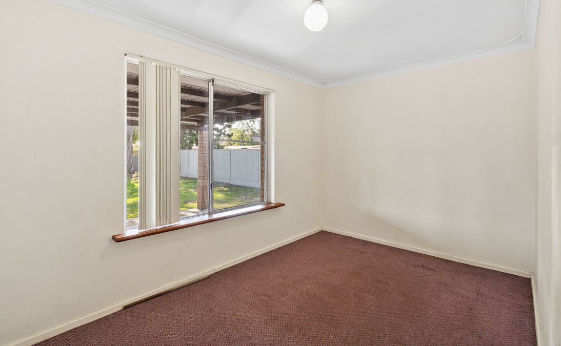 26 Seahaven Street, Safety Bay, WA, 6169 - Image 13