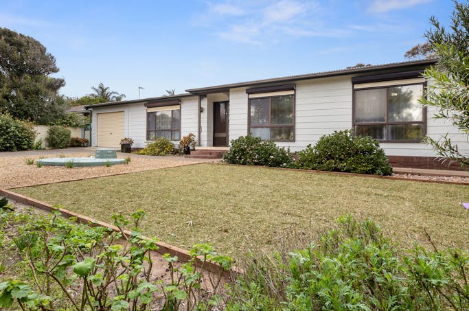 105 North Terrace, Port Elliot, SA, 5212 - Image 1