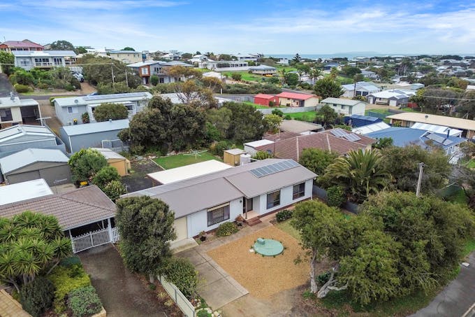 105 North Terrace, Port Elliot, SA, 5212 - Image 1
