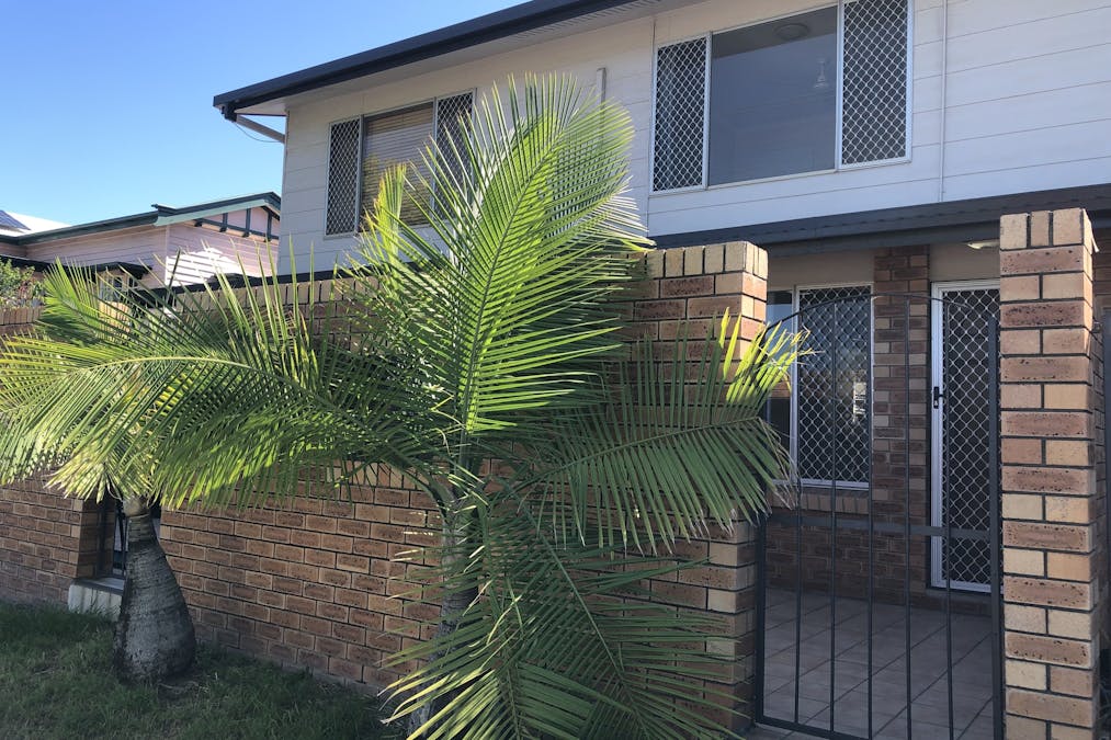 2/105 Auckland Street, Gladstone Central, QLD, 4680 - Image 1