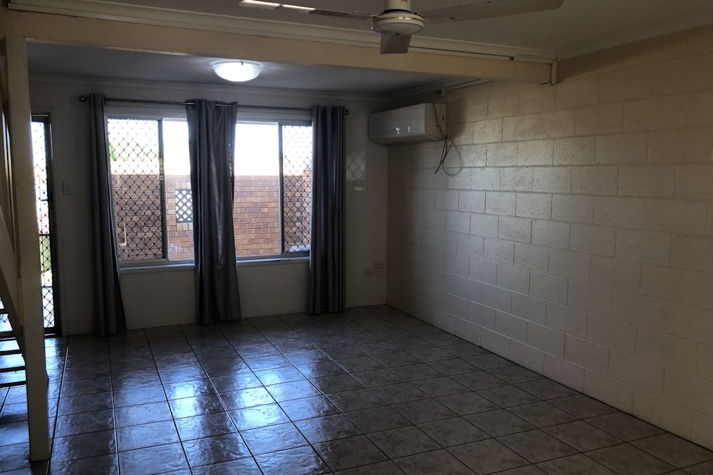 2/105 Auckland Street, Gladstone Central, QLD, 4680 - Image 7