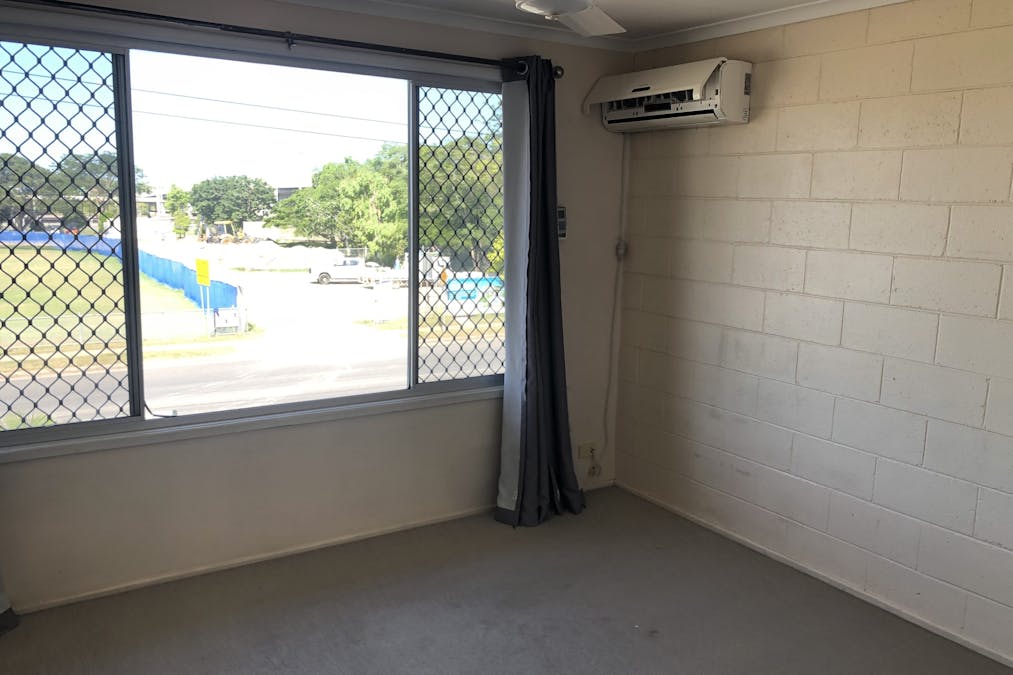 2/105 Auckland Street, Gladstone Central, QLD, 4680 - Image 5