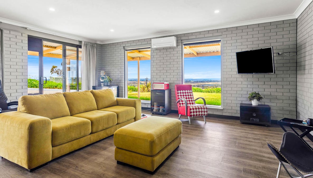 409 Flagstaff Hill Road, Middleton, SA, 5213 - Image 33