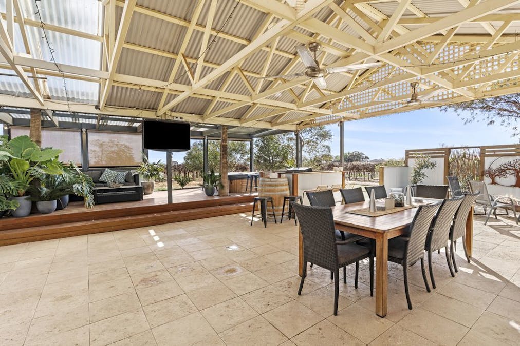 218 McKenzie Road, Barmera, SA, 5345 - Image 13