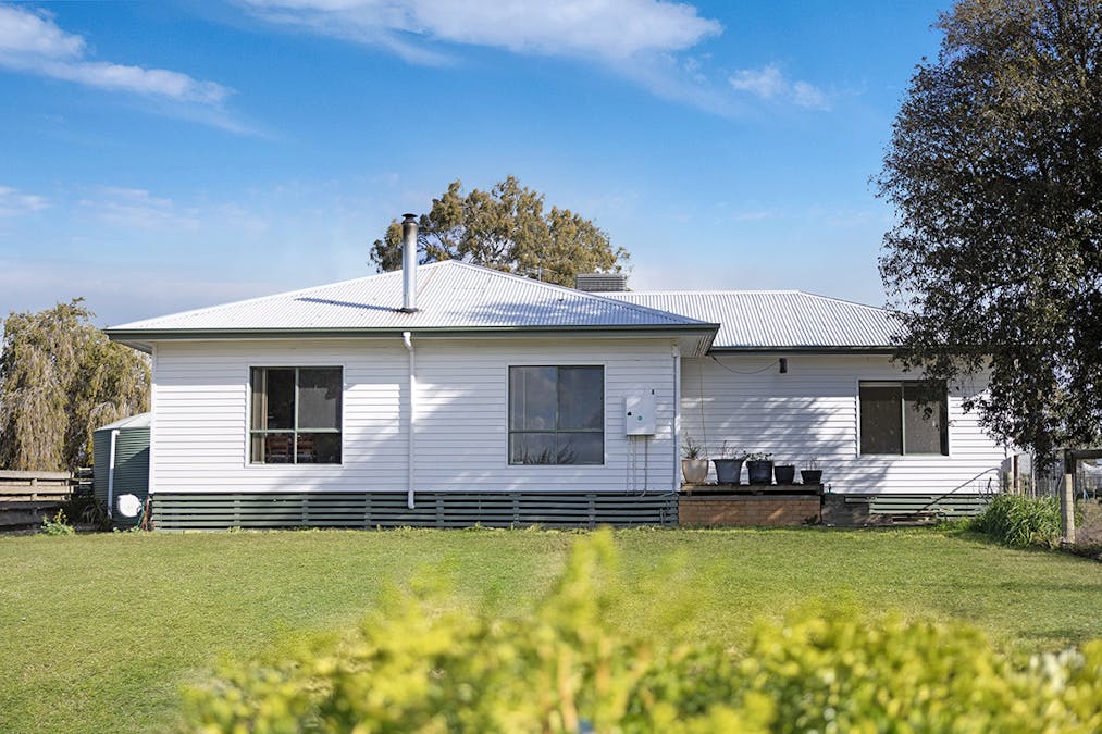 107 Five Ways Road, Balmoral, VIC, 3407 - Image 1