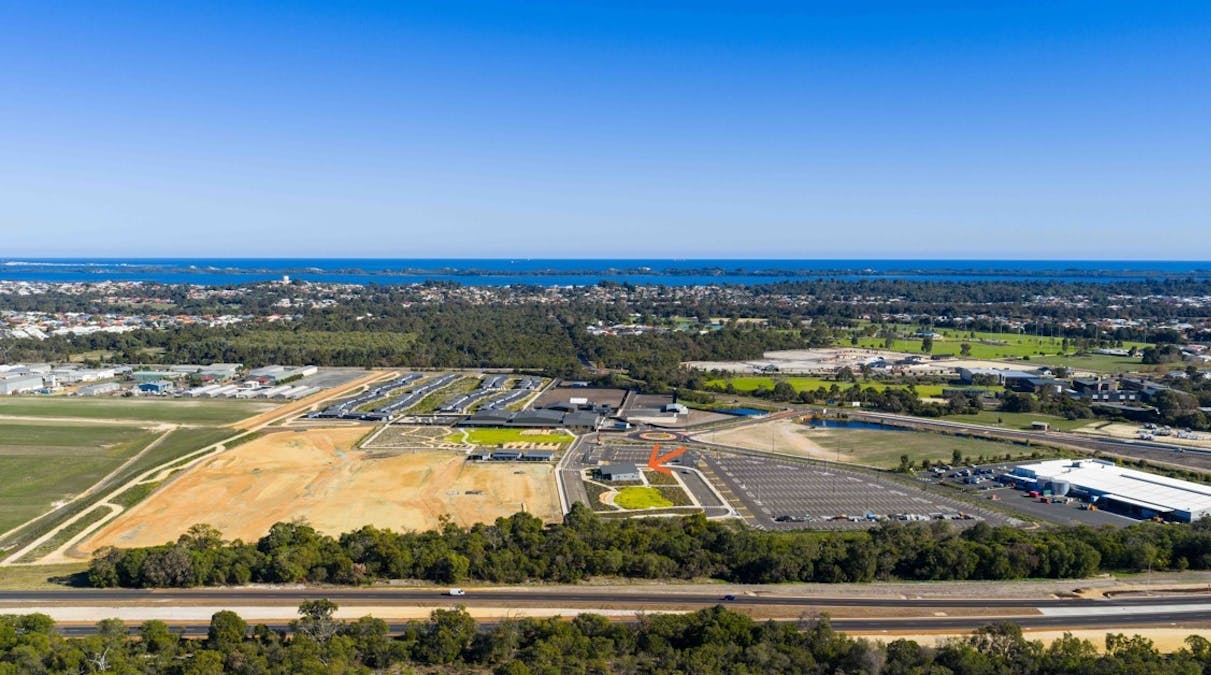 10 Clayfield Road, Australind, WA, 6233 - Image 2